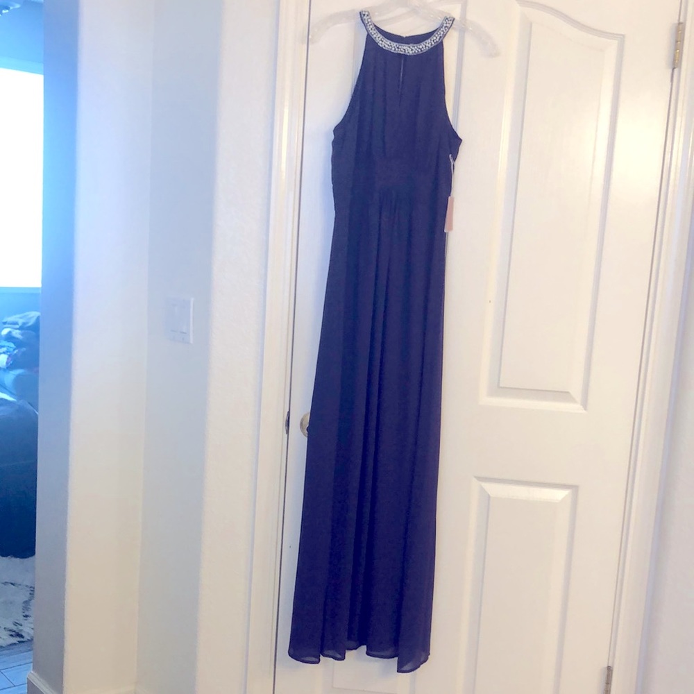 FOREVER 21 New Small Purple Embellished Neck